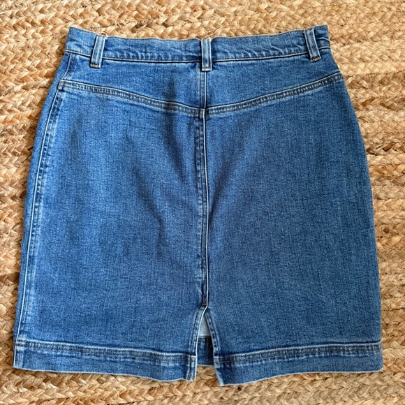 Jones New York 10 Petite Blue Denim Skirt with Patch Pockets - Picture 4 of 6